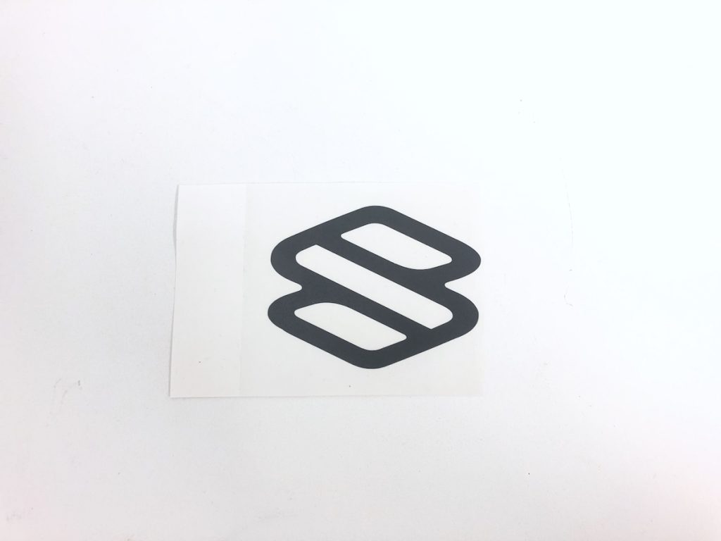 Autocollant logo SUZUKI - charcoal